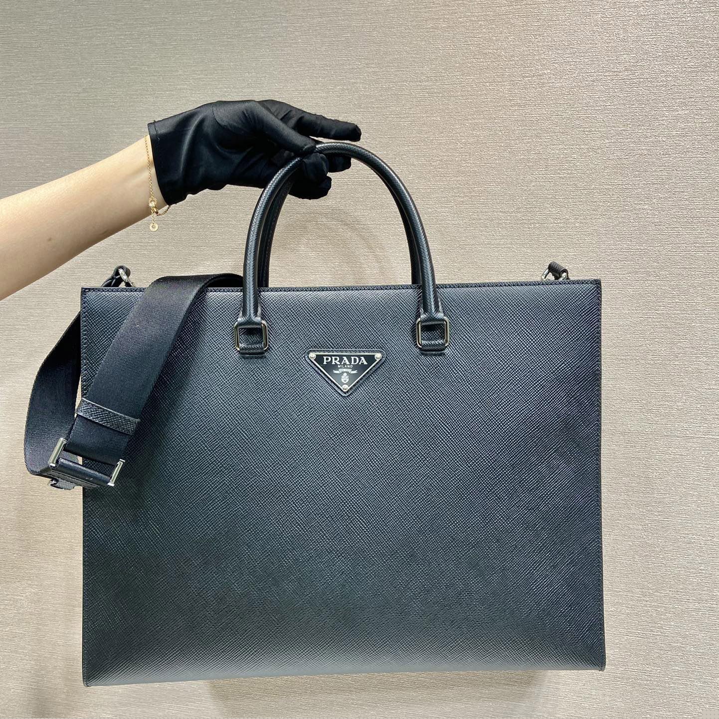 Pra*a top handle bags
